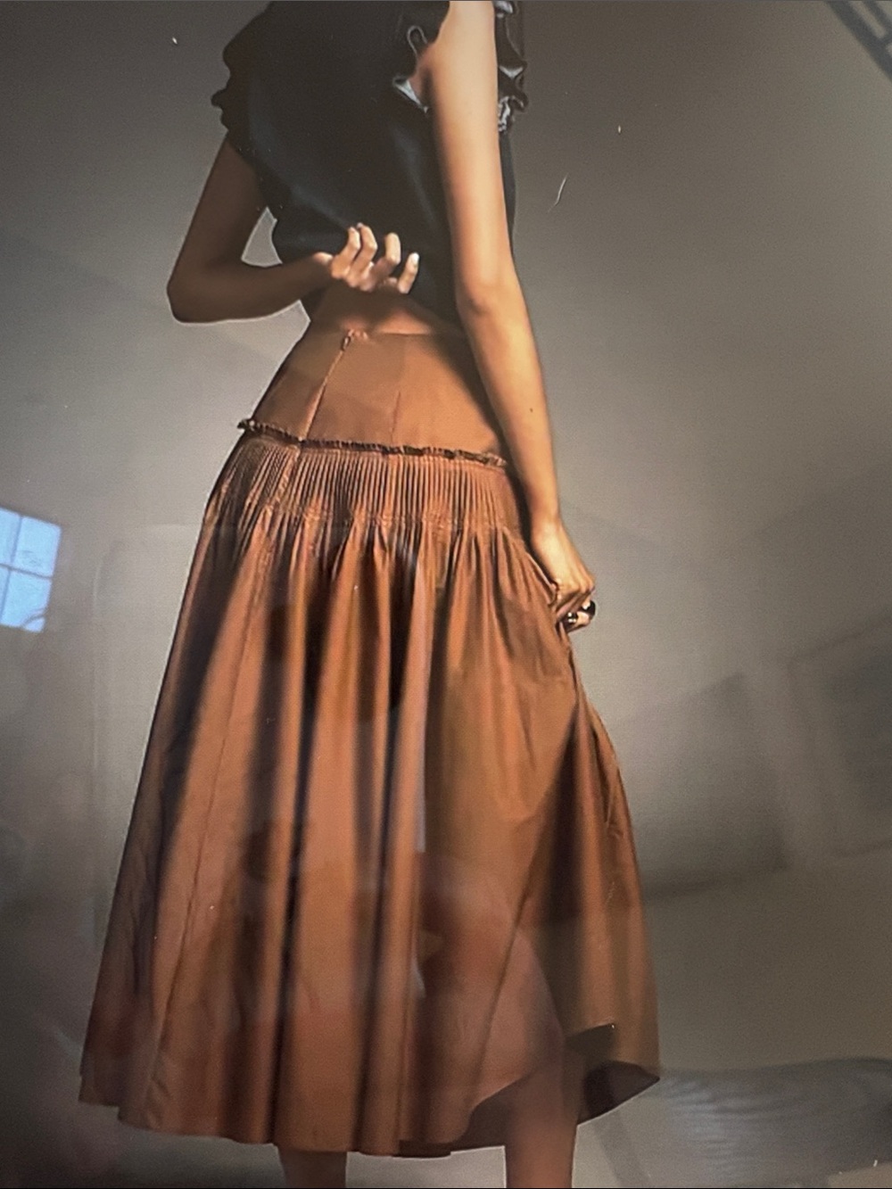 Theory drop waist accordion yoke skirt size 6